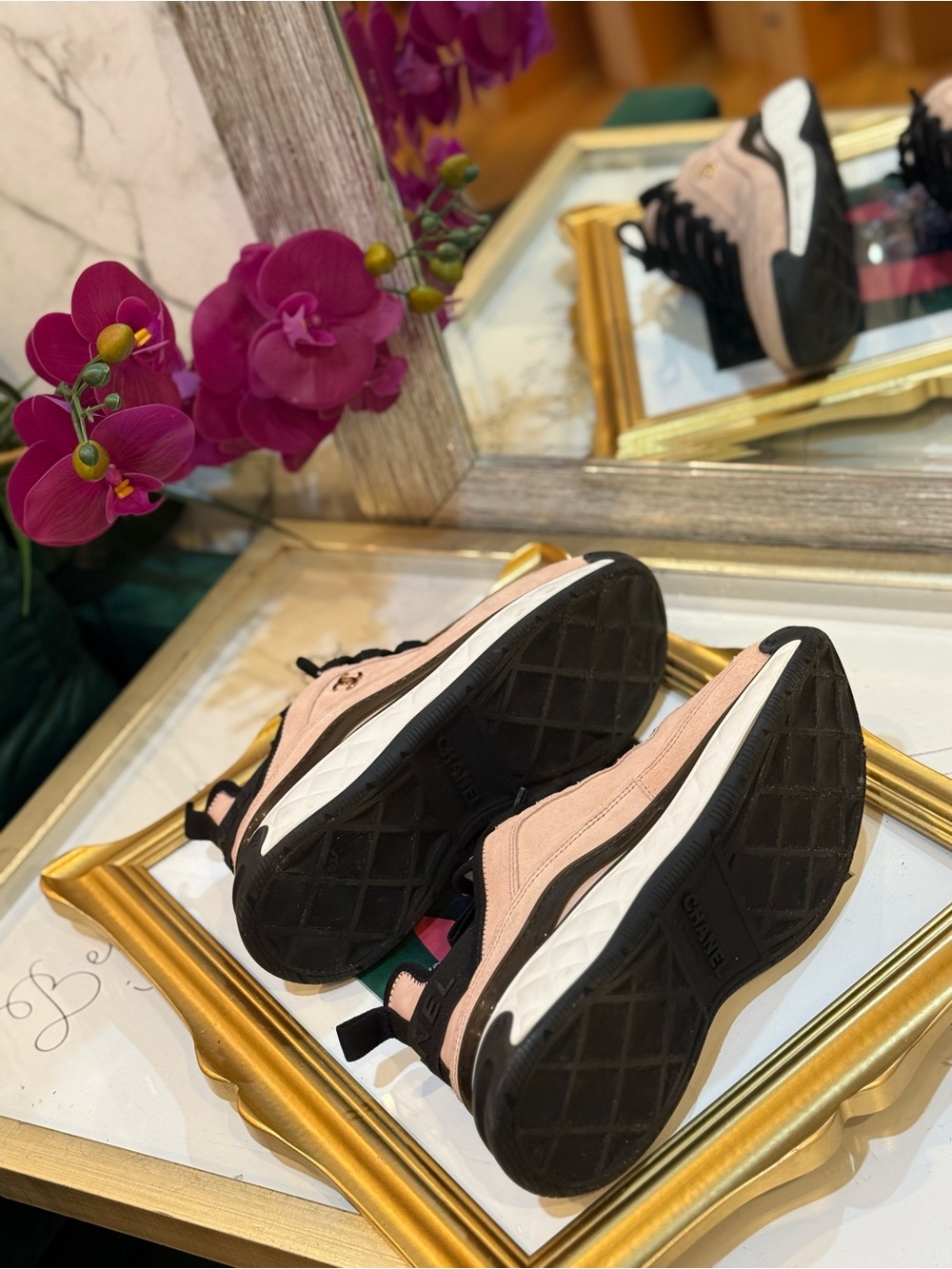 CHANEL Blush Pink and Black Suede Low-Top Sneakers - Picture 10 of 11